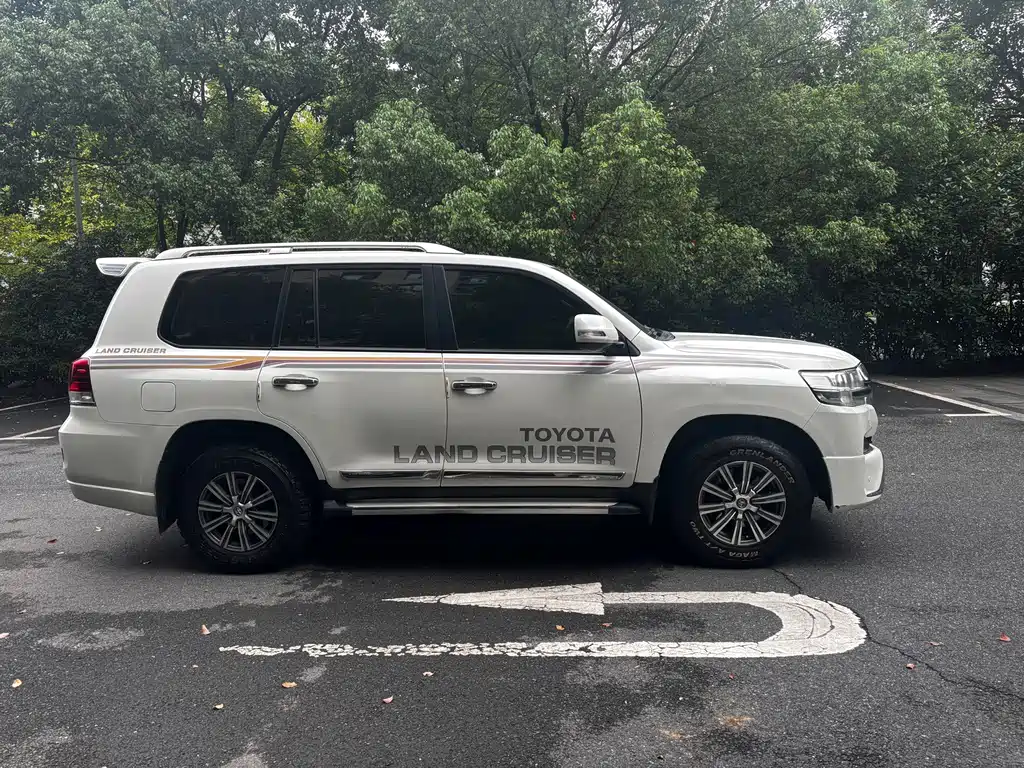 Toyota Land Cruiser — миниатюра 5