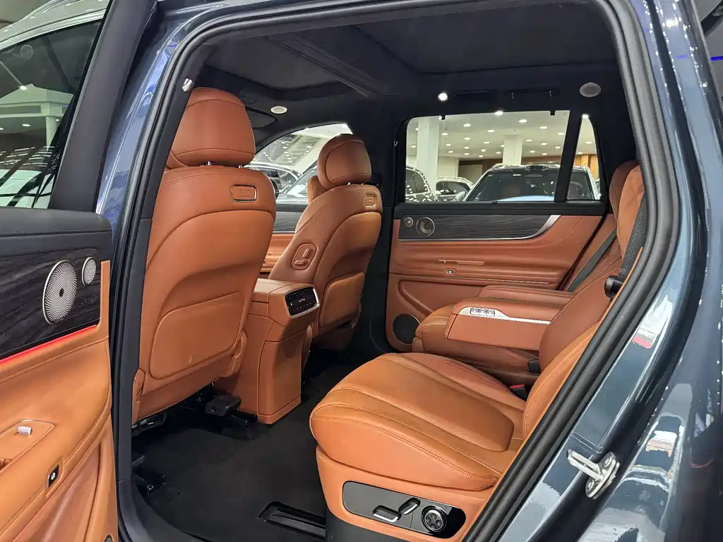 AITO ASK THE WORLD M9