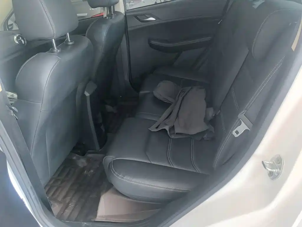 BYD Yuan EV — миниатюра 17