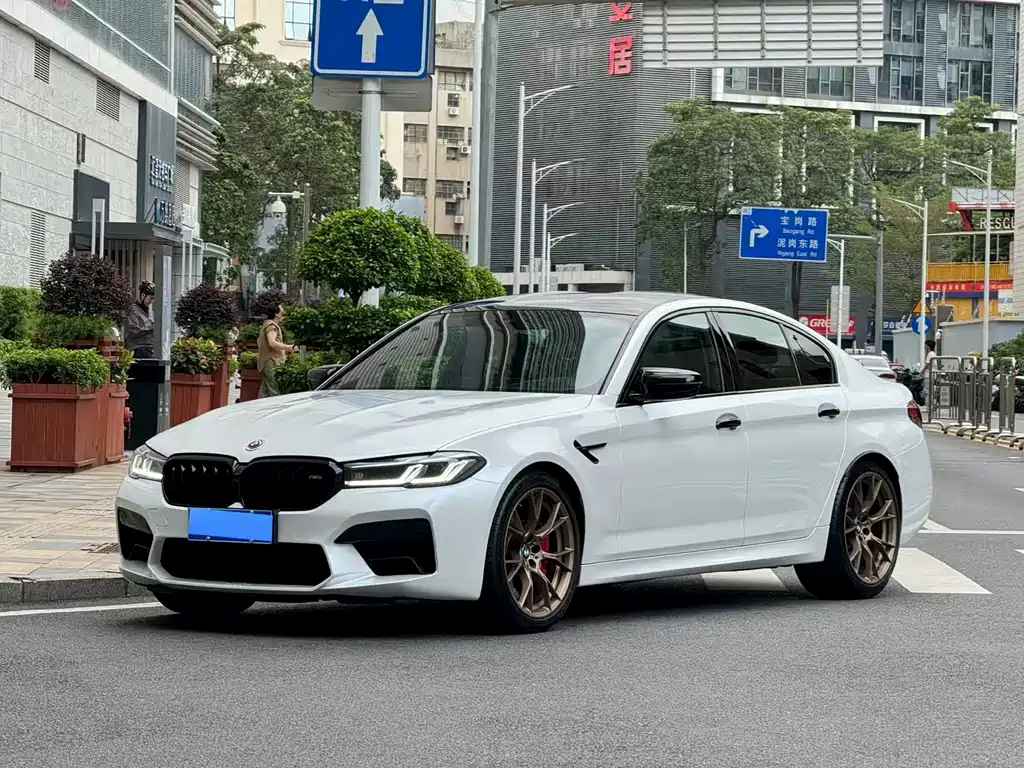 BMW M5 2023