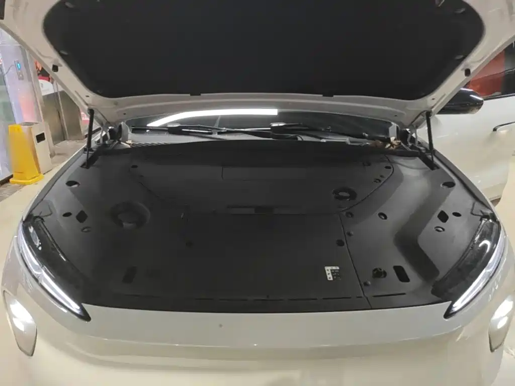 NIO ES8 — миниатюра 20