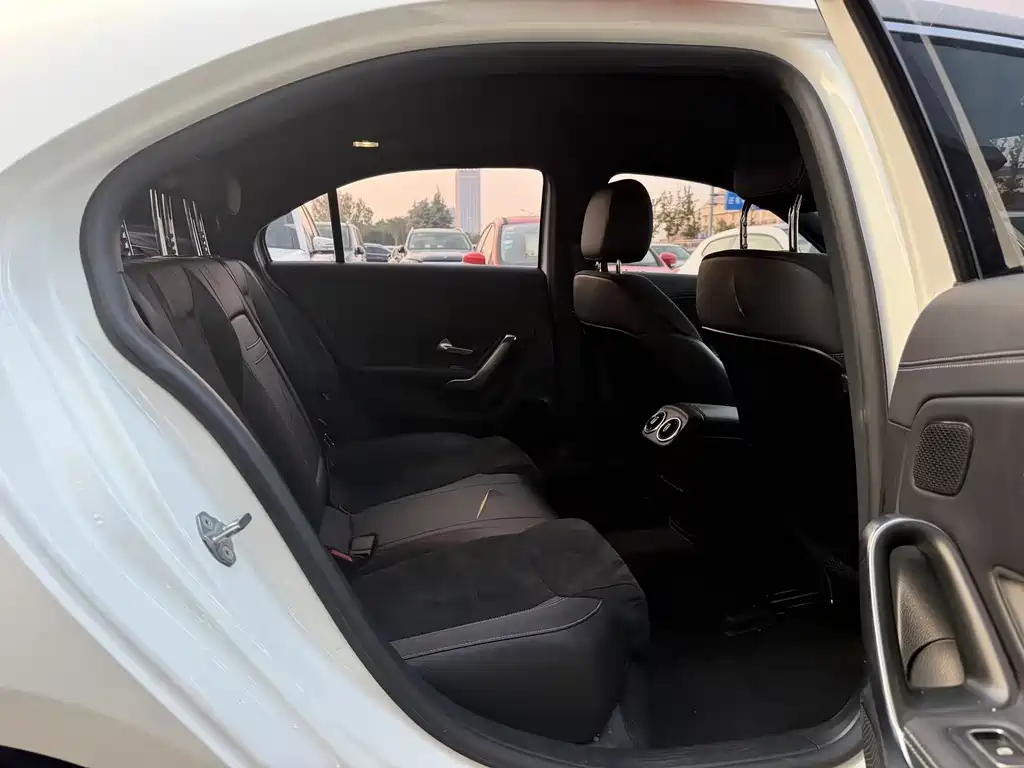 Mercedes-Benz A-Class — миниатюра 15