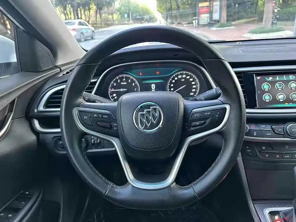 Buick Excelle — миниатюра 8