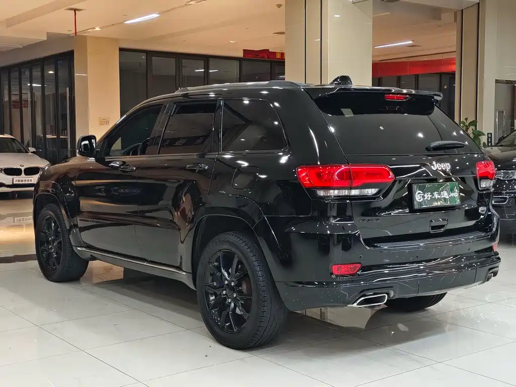 Jeep Grand Cherokee (Import) — миниатюра 15