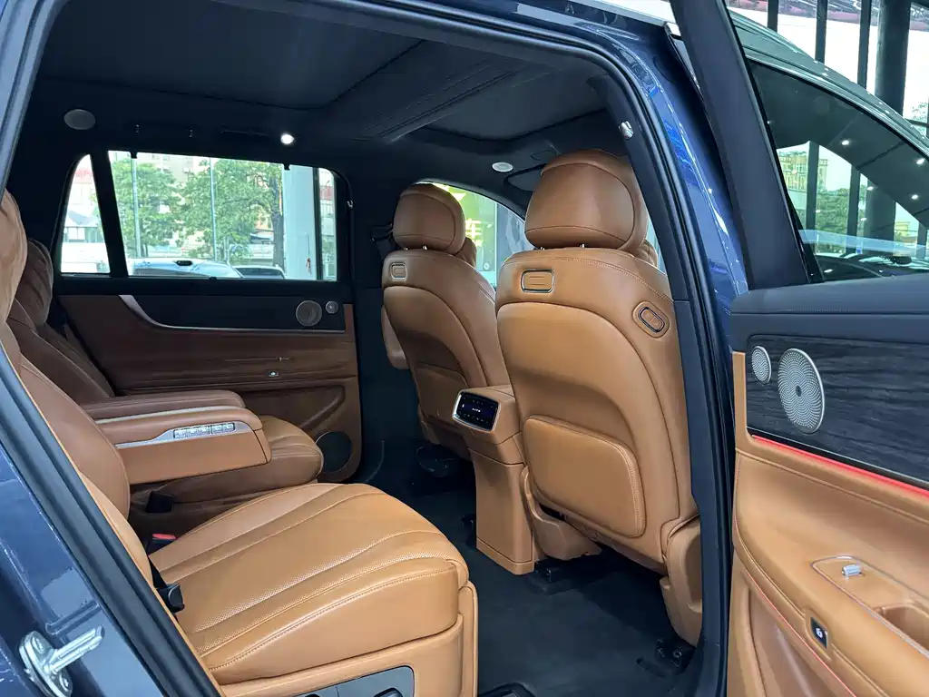 AITO ASK THE WORLD M9