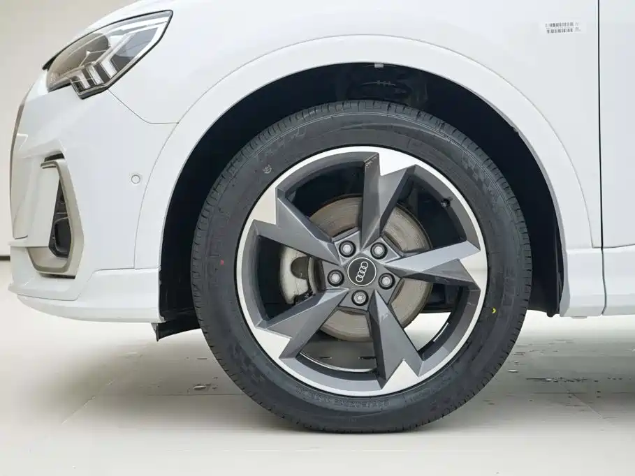 Audi Q3 — миниатюра 14