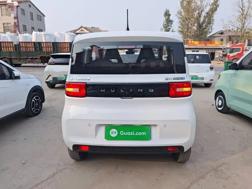 Wuling MINIEV — миниатюра 6