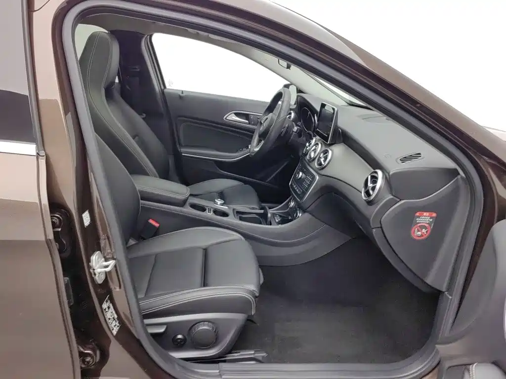 Mercedes-Benz GLA — миниатюра 23