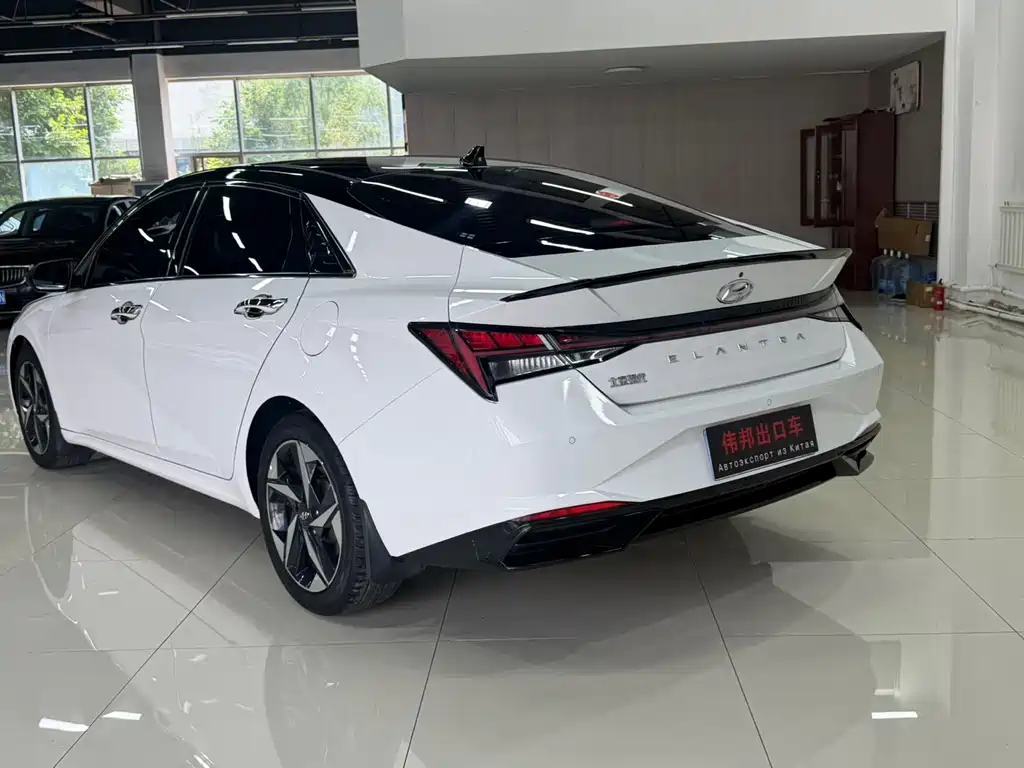 Hyundai Elantra — миниатюра 4