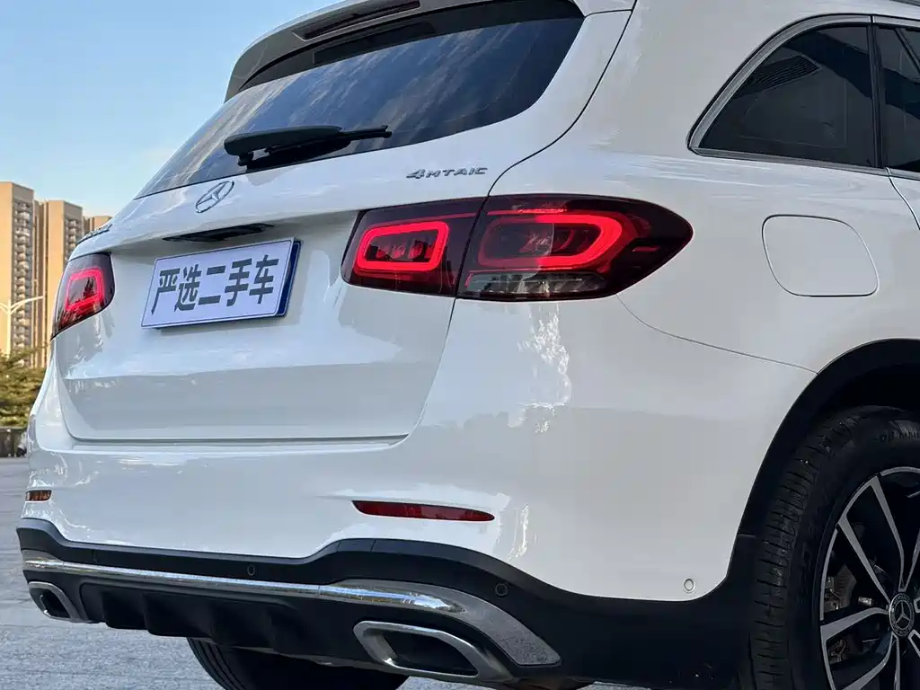 MERCEDES-BENZ GLC