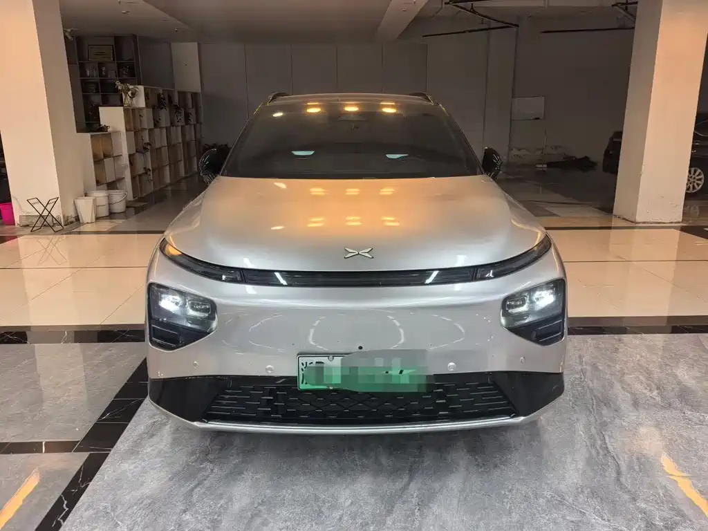 XPeng G9 — миниатюра 2