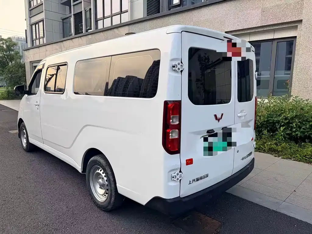 Wuling Yangguang — миниатюра 6