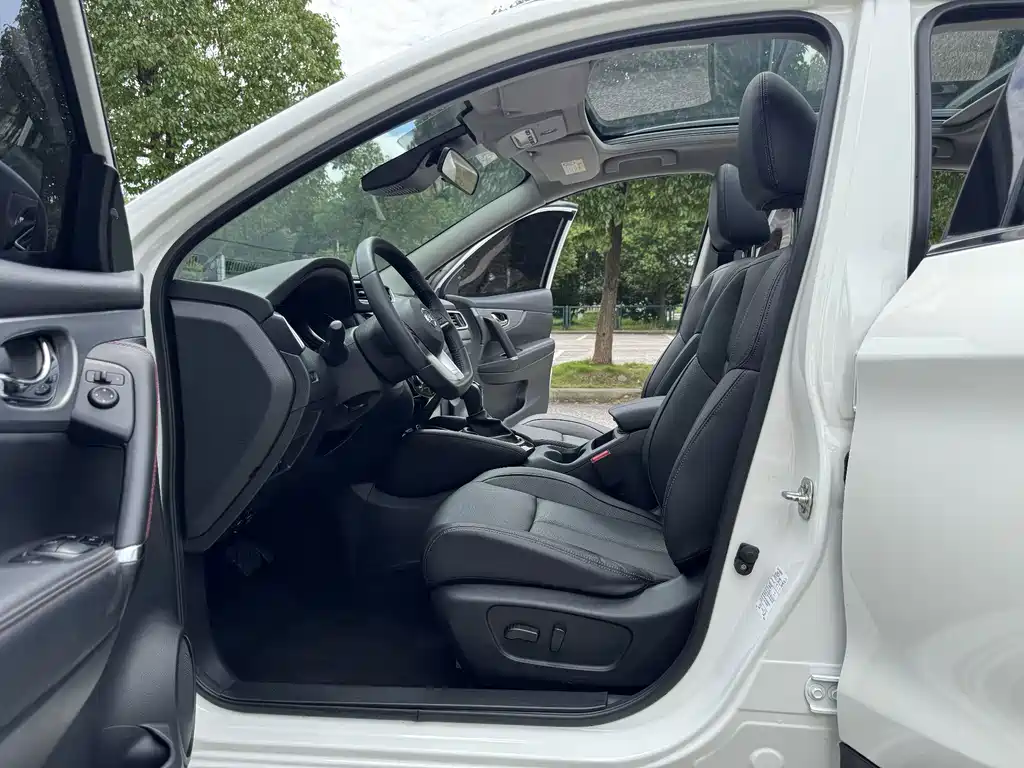 Nissan Qashqai — миниатюра 17