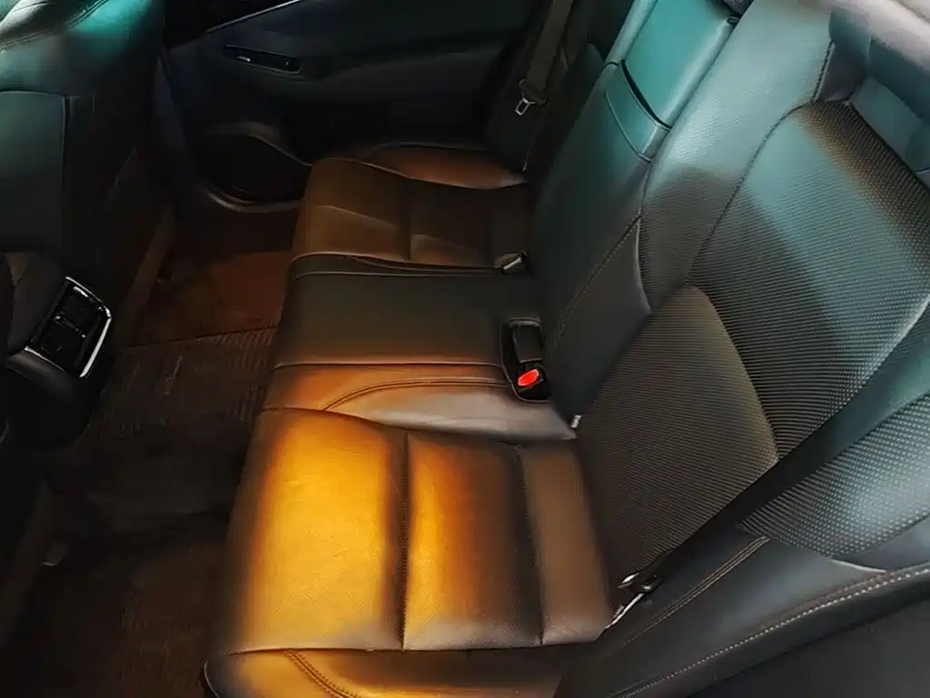 Toyota Crown — миниатюра 17