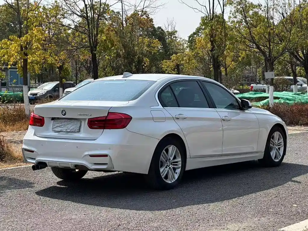 BMW 3 Series — миниатюра 7