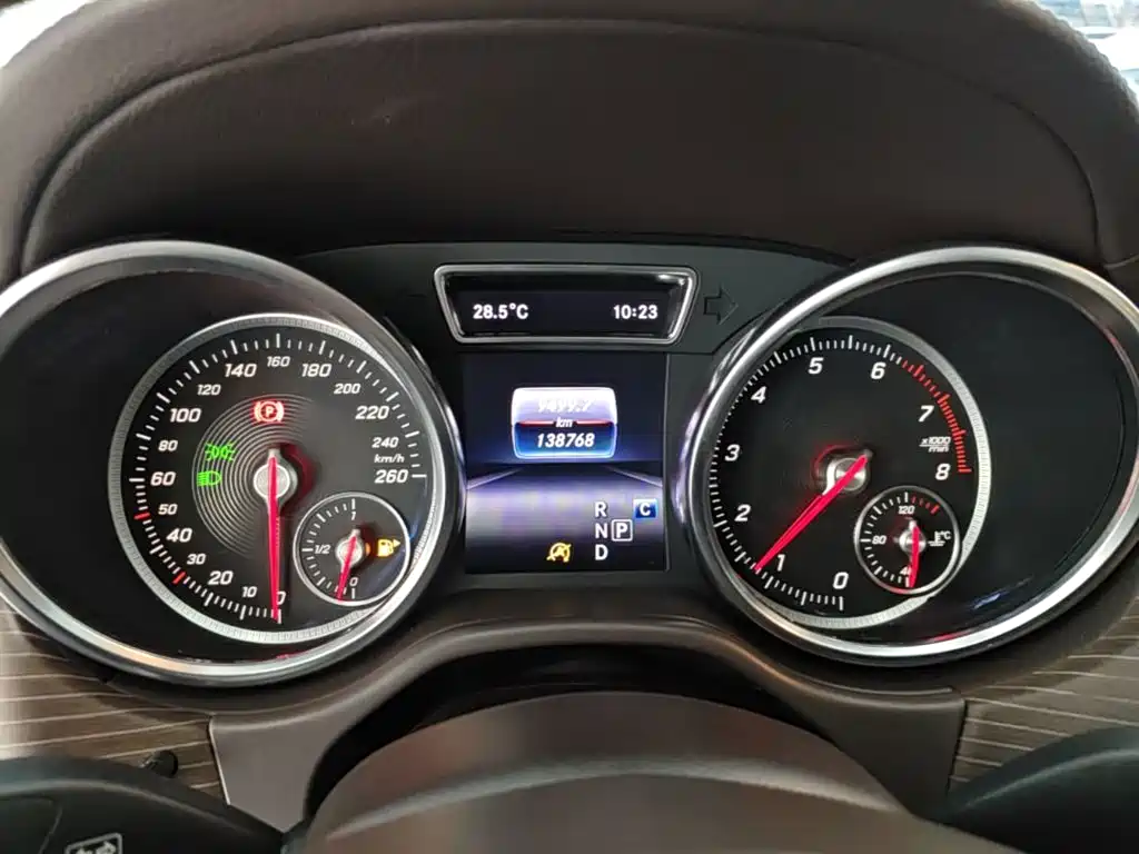 Mercedes-Benz GLE (Import) — миниатюра 12