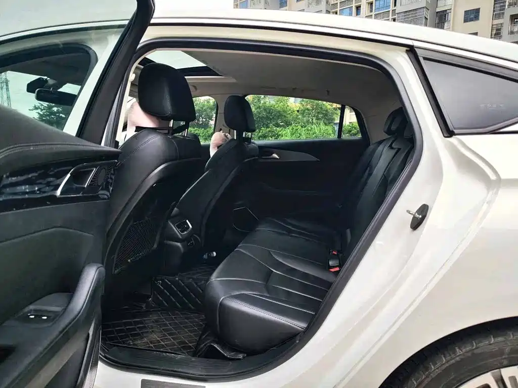 Hongqi Hongqi H5 — миниатюра 8
