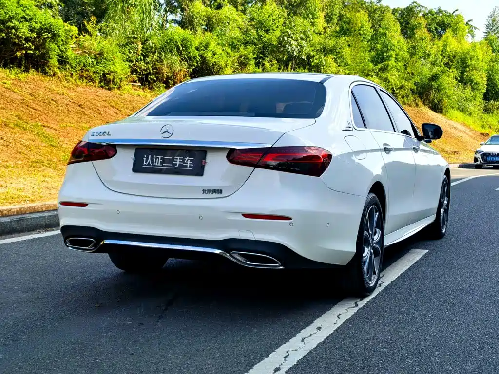 Mercedes-Benz E-Class — миниатюра 8