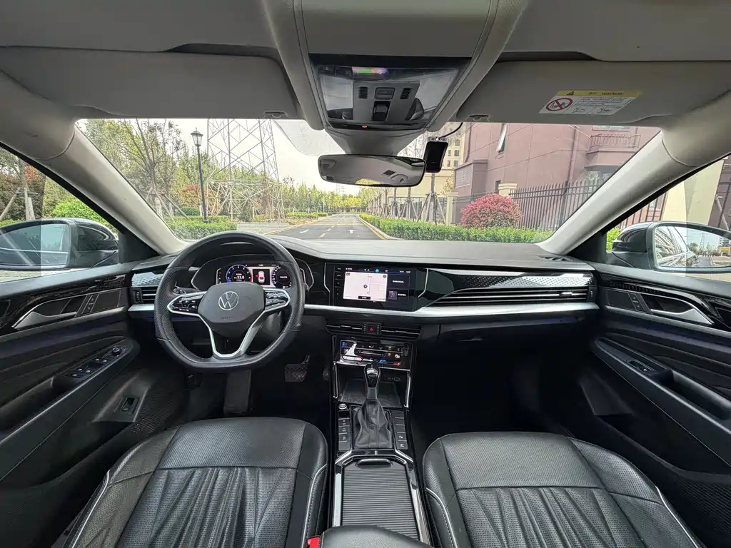 Volkswagen Passat 2023 330TSI Luxury