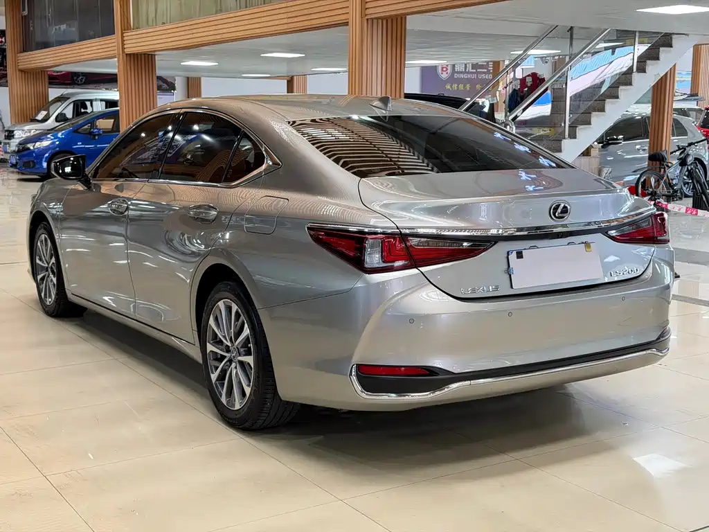 Lexus ES — миниатюра 27