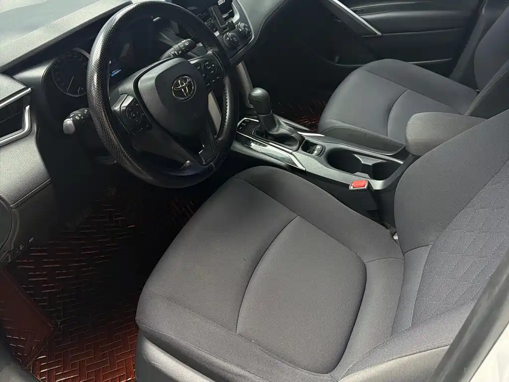 Toyota Corolla Cross — миниатюра 7