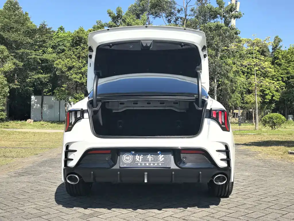 Lynk & Co 03 — миниатюра 8