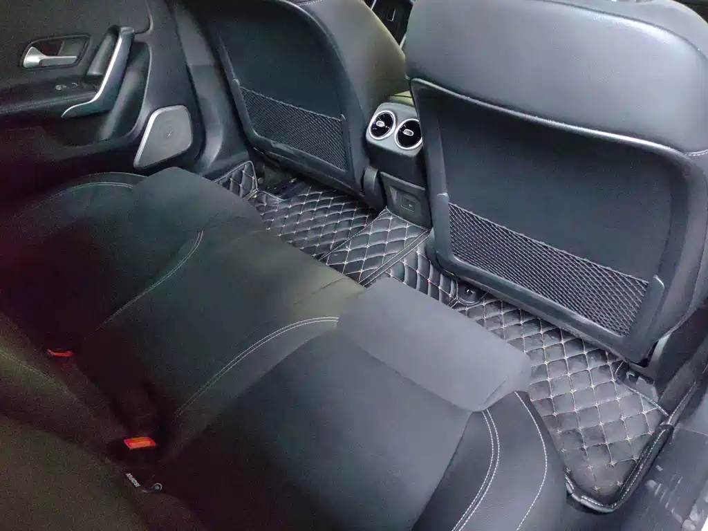 Mercedes-Benz A-Class — миниатюра 10