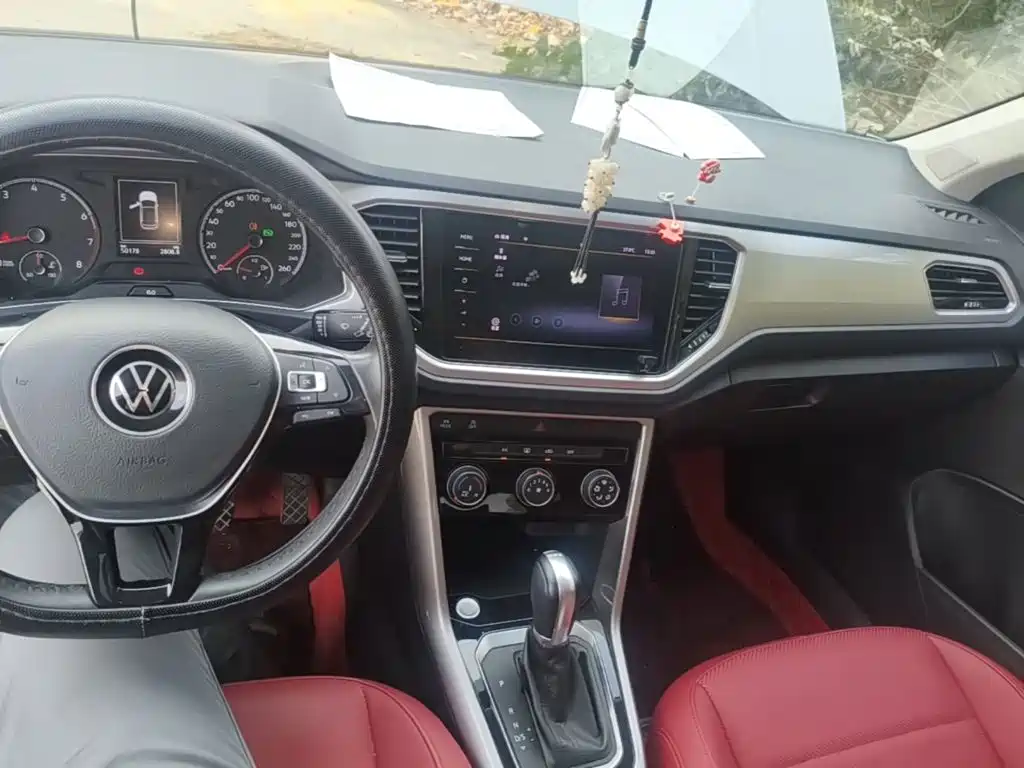 Volkswagen T-Roc — миниатюра 10