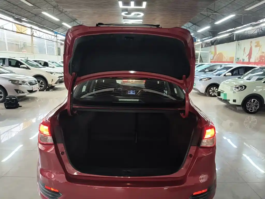 Nissan Bluebird — миниатюра 19