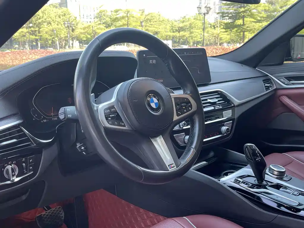 BMW 5 Series — миниатюра 20