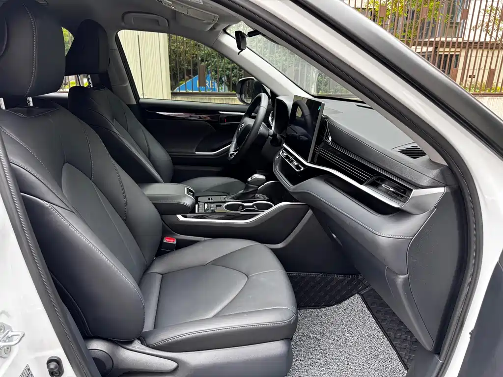 Toyota Highlander — миниатюра 12