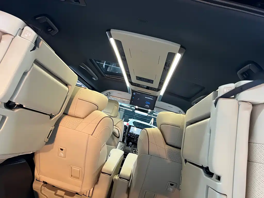Toyota Vellfire 2024 2.5L Executive