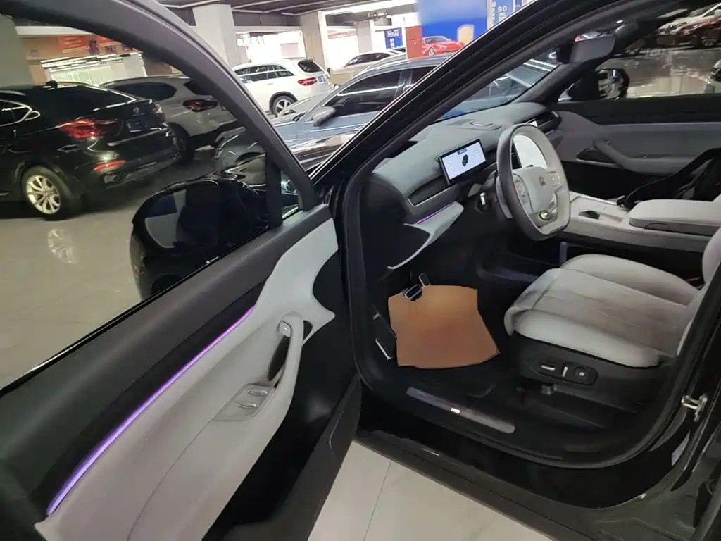 NIO ES8 — миниатюра 16
