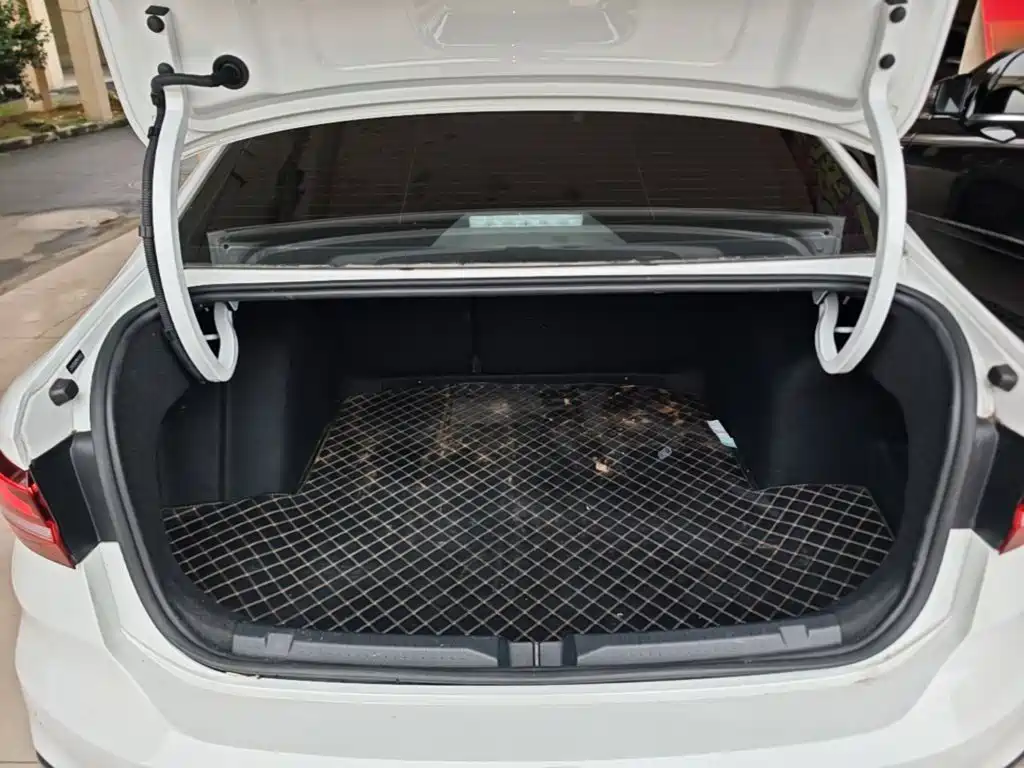 Volkswagen Lavida — миниатюра 19