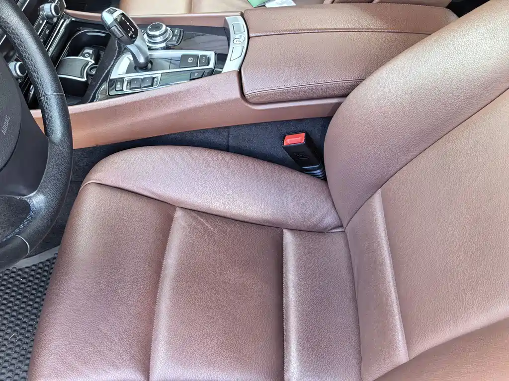 BMW 5 Series GT — миниатюра 7