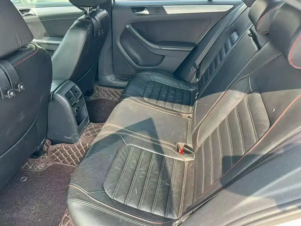 Volkswagen Sagitar — миниатюра 4
