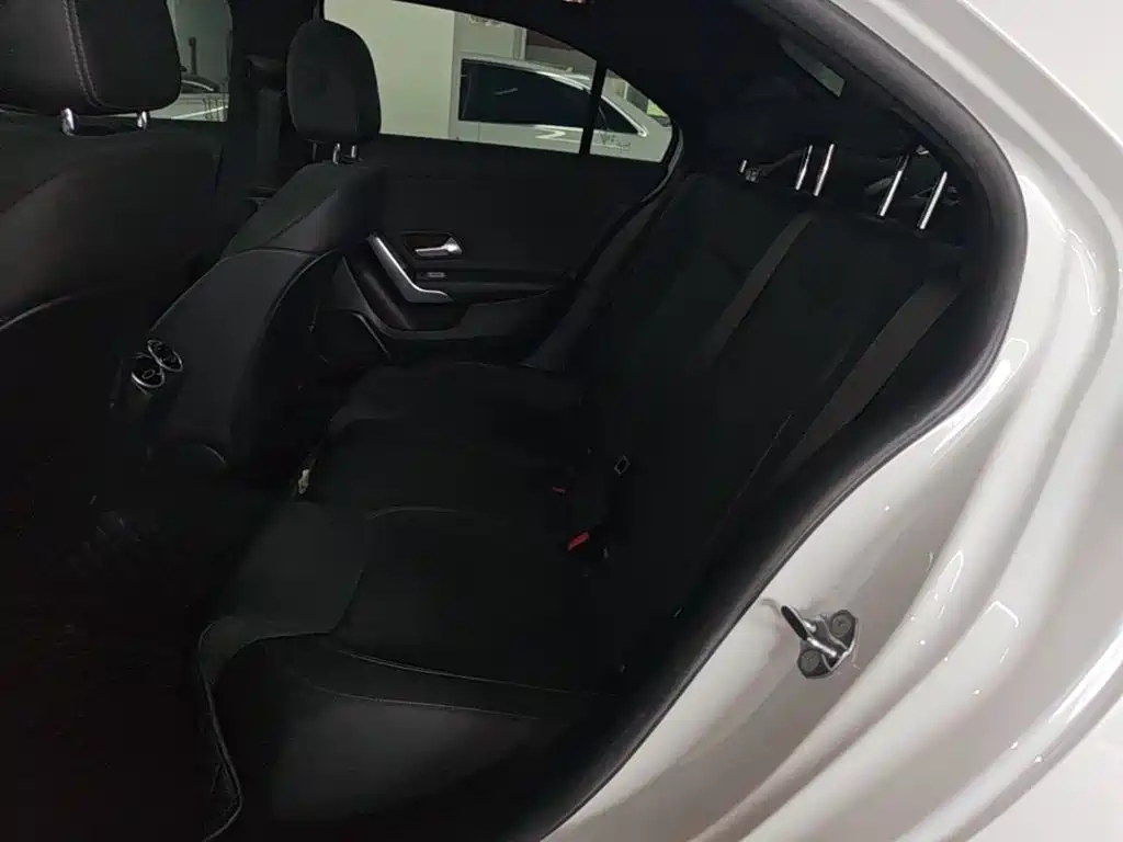 Mercedes-Benz A-Class — миниатюра 17