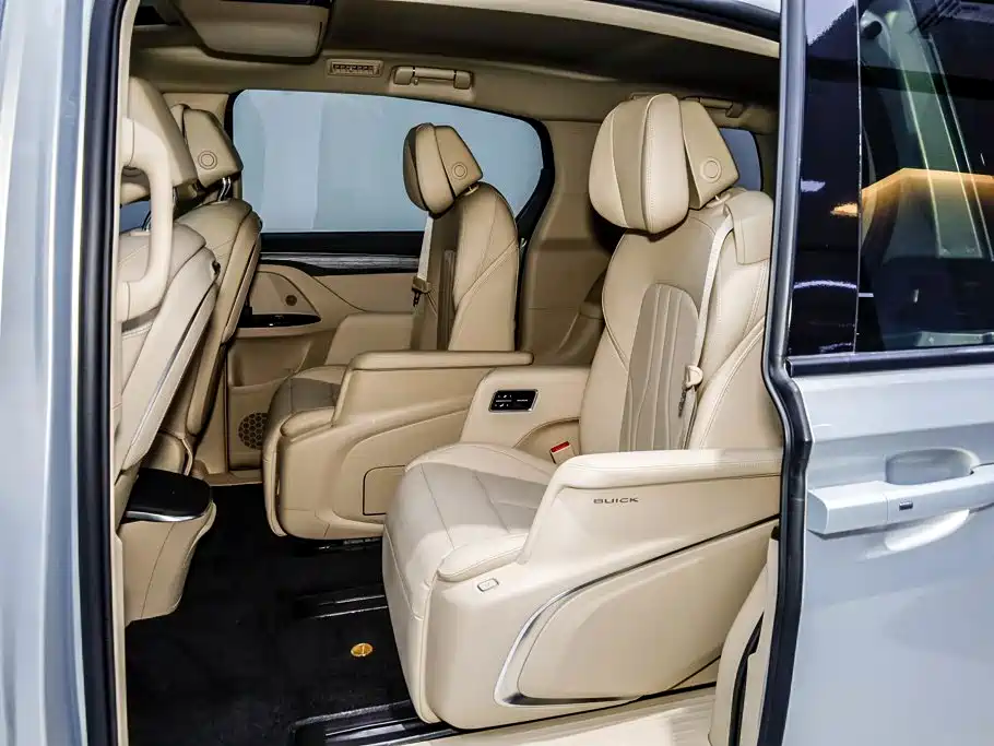 Buick GL8 Hybrid — миниатюра 11