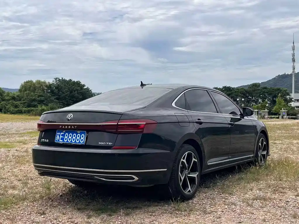 Volkswagen Passat — миниатюра 8