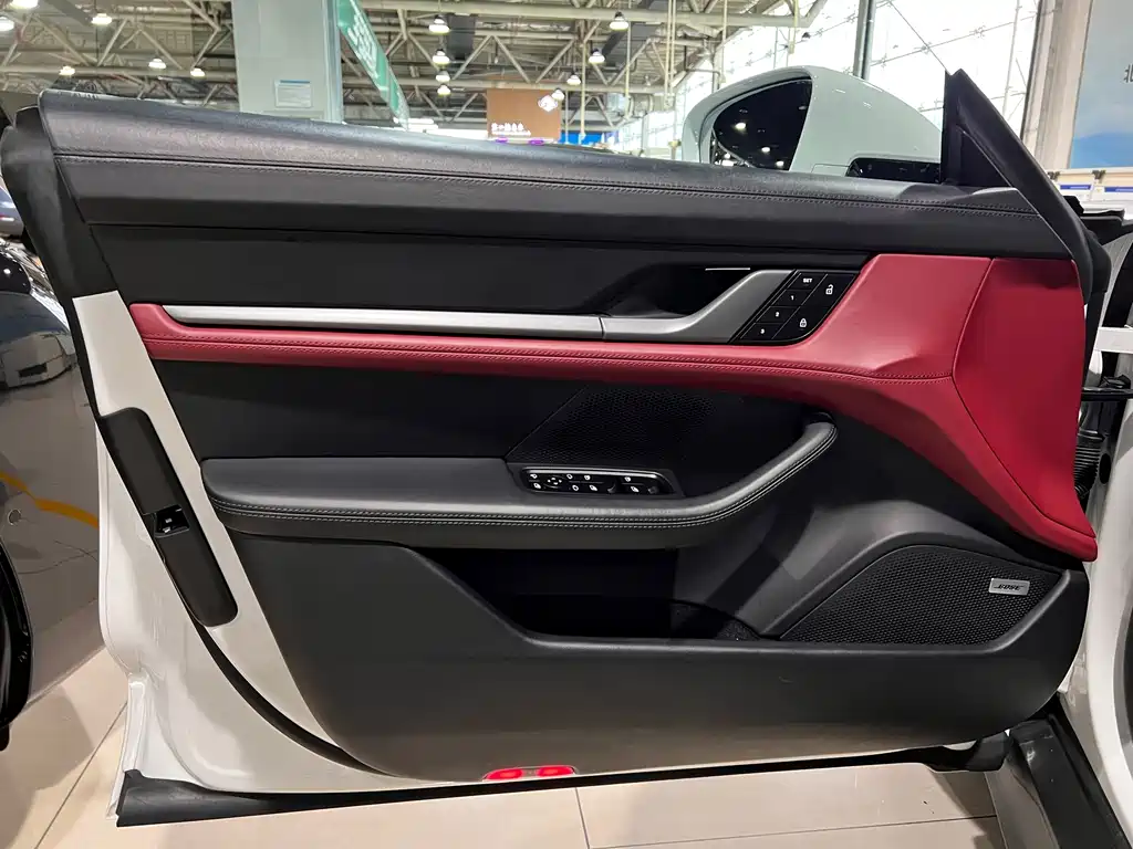 Porsche Taycan — миниатюра 6