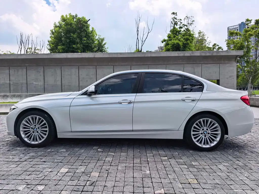 BMW 3 Series — миниатюра 7