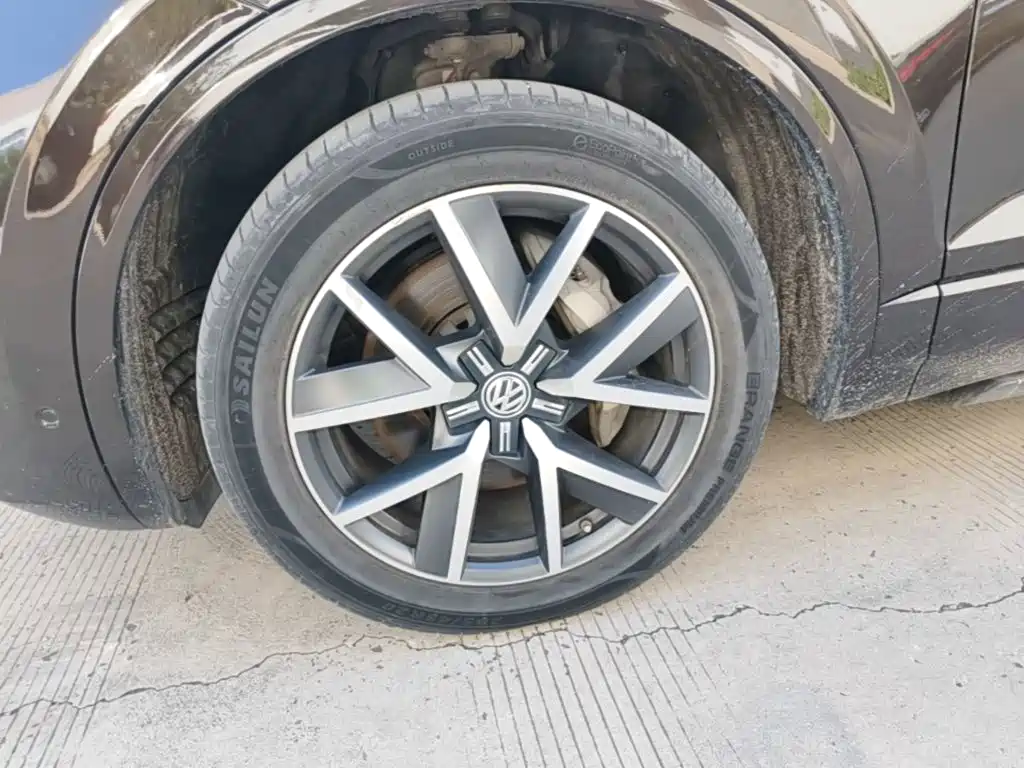 Volkswagen Touareg — миниатюра 23