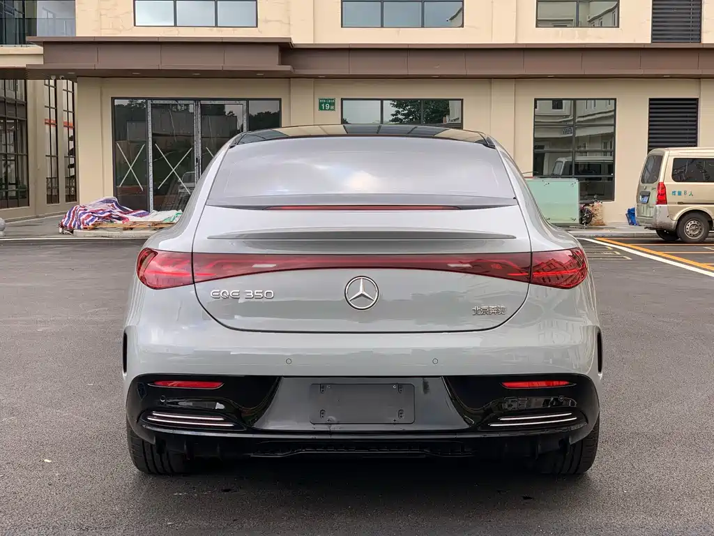 Mercedes-Benz EQE 2022 350