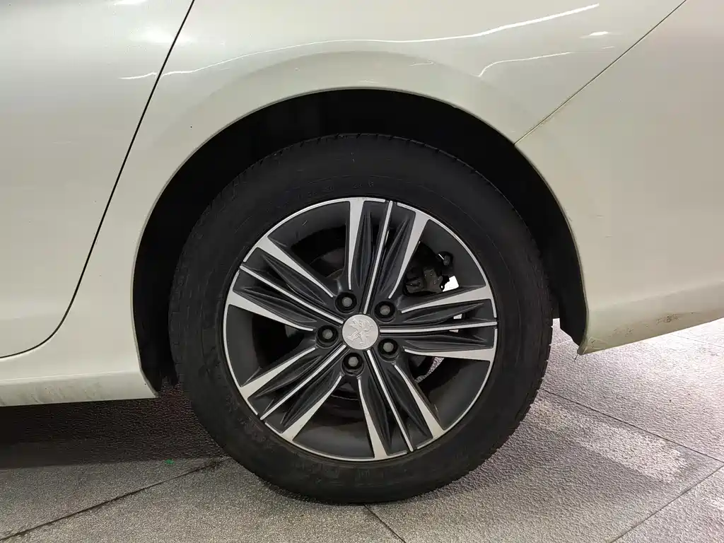 Peugeot 308 — миниатюра 16