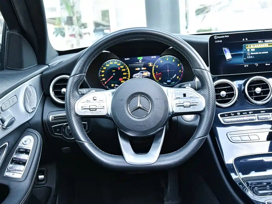 Mercedes-Benz C-Class — миниатюра 10