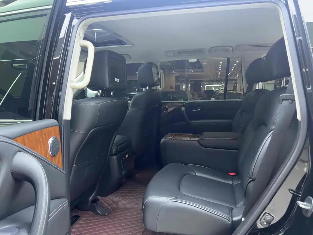 Infiniti QX80 — миниатюра 7