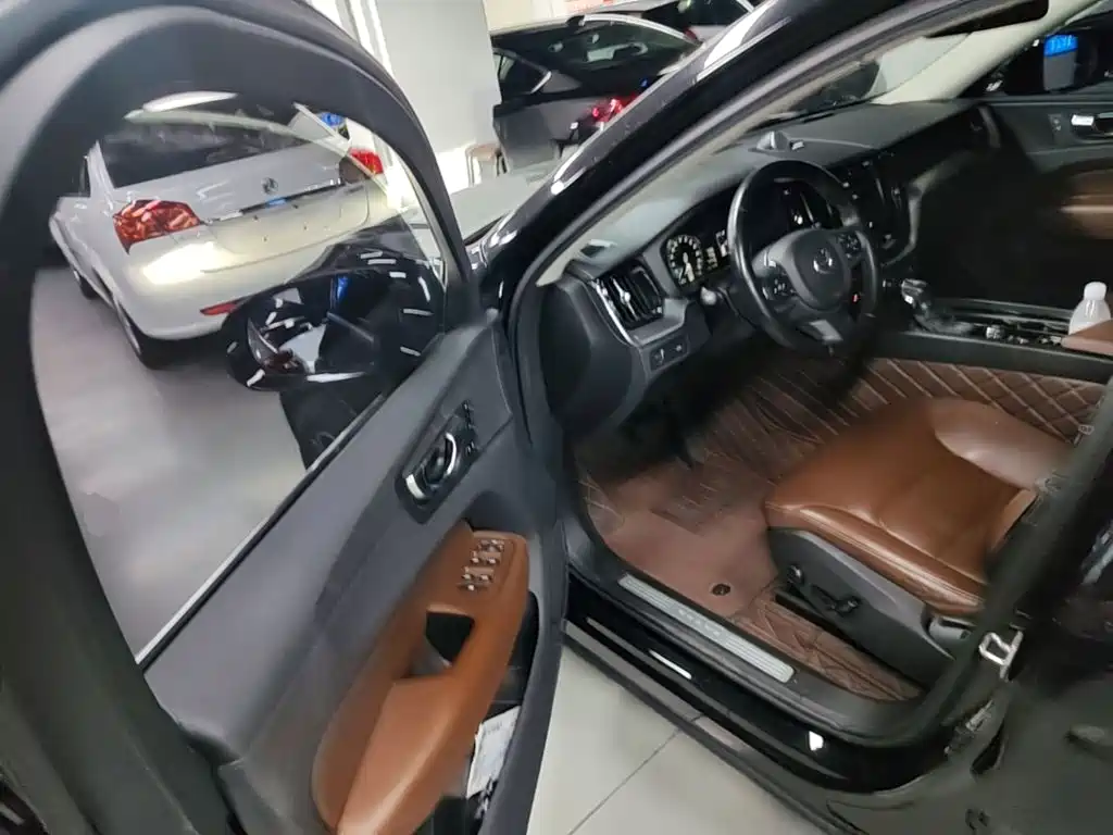Volvo XC60 — миниатюра 16
