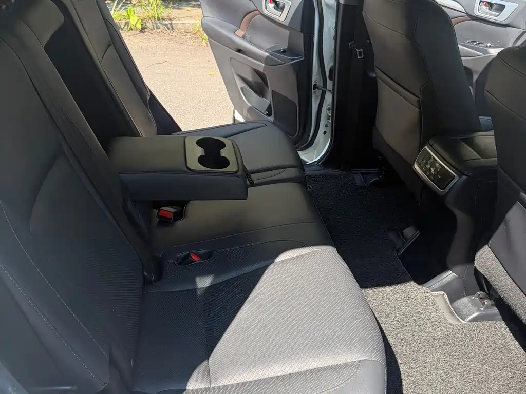 Toyota Highlander — миниатюра 12