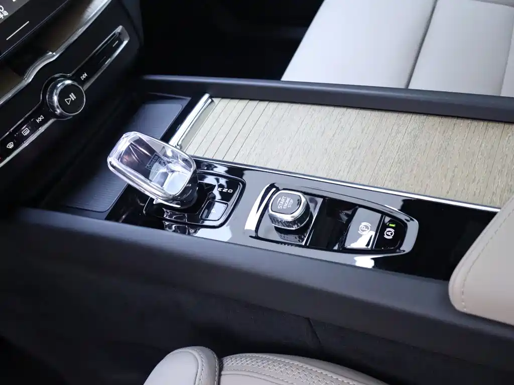 Volvo XC60 — миниатюра 12