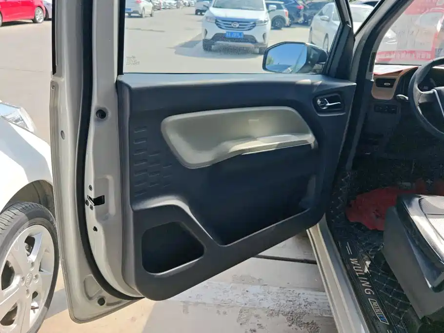 Wuling MINIEV — миниатюра 7
